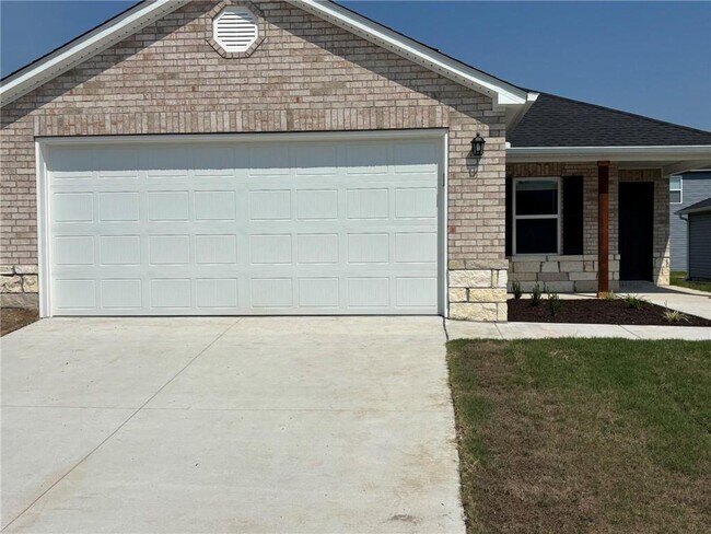 2550 E Meramec St in Fayetteville, AR - Building Photo - Building Photo