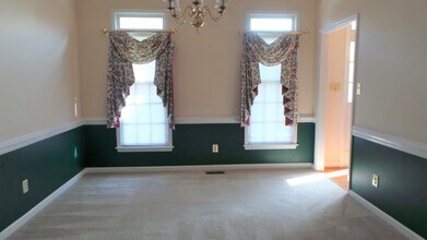 223 Oakland Dr in Burlington, NC - Building Photo - Building Photo