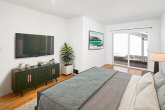 1166 Agate St in San Diego, CA - Building Photo - Building Photo