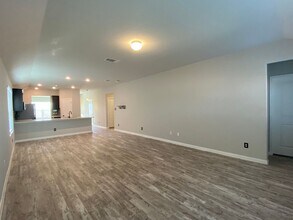 2441 Arctic Warbler in New Braunfels, TX - Building Photo - Building Photo