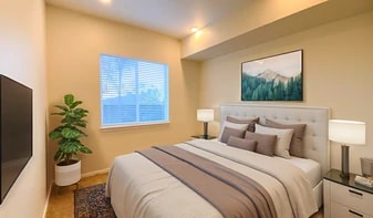 BC La Perla in San Diego, CA - Building Photo