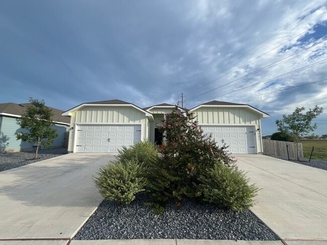 property at 521 Grayson Ln