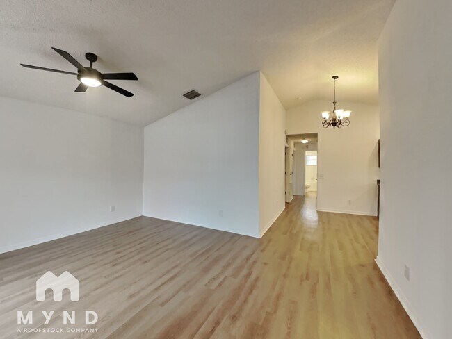 2904 N Massachusetts Ave in Tampa, FL - Building Photo - Building Photo