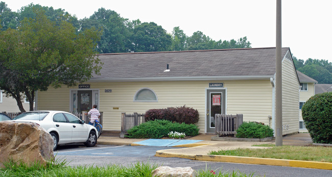 Colonial Ridge in Colonial Heights, VA - Foto de edificio - Building Photo