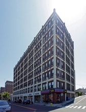 Stratfield Apartments in Bridgeport, CT - Foto de edificio - Building Photo