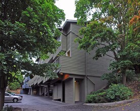 Rodgers Park Apartments in Seattle, WA - Foto de edificio - Building Photo