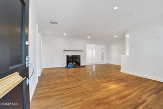 6045 Sunnyslope Ave in Los Angeles, CA - Building Photo - Building Photo