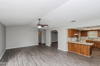 1044 Zamora St SE in Palm Bay, FL - Building Photo - Building Photo