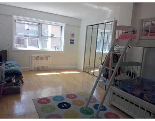 131 Sewall Ave in Brookline, MA - Building Photo - Building Photo