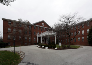 One Montgomery Avenue Apartments in Bala Cynwyd, PA - Foto de edificio - Building Photo