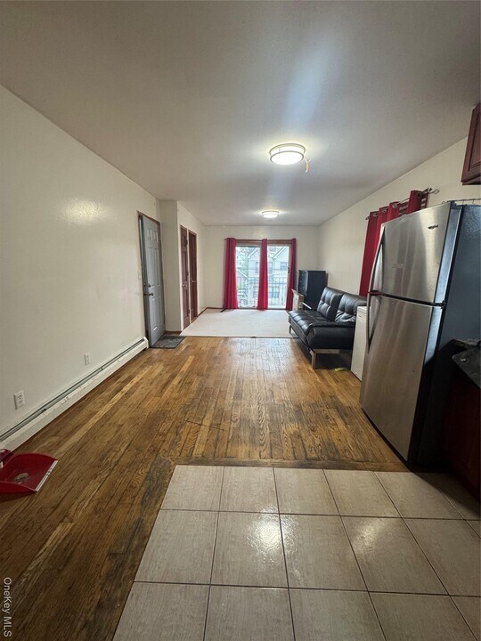 144-18 Lakewood Ave in Queens, NY - Building Photo