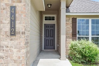 4412 S Fork Ranch Rd in Waco, TX - Foto de edificio - Building Photo