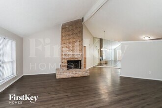 3815 Youpon Dr in La Porte, TX - Building Photo - Building Photo