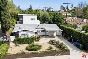 5700 Vanalden Ave in Los Angeles, CA - Building Photo