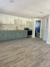 1210 E 138th Ave in Tampa, FL - Building Photo - Building Photo