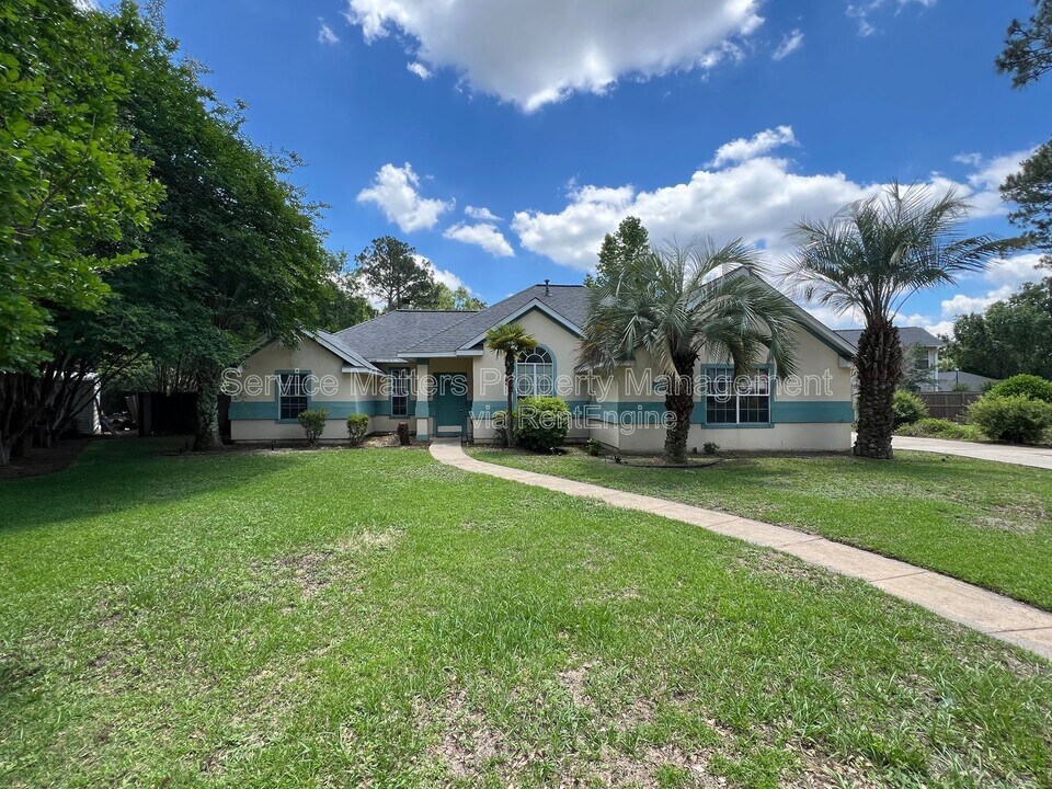 5784 Twisted Oak Ct in Pace, FL - Building Photo