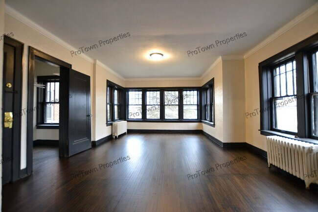 757 Jasper St, Unit 1W in Joliet, IL - Foto de edificio - Building Photo