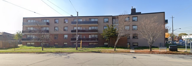 WILSON APARTMENTS in Toronto, ON - Building Photo - Building Photo