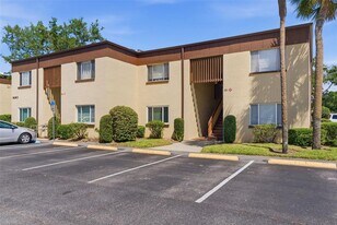 631 N Keene Rd in Clearwater, FL - Building Photo