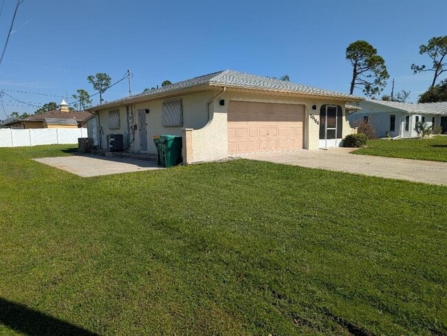 23184 Glory Ave in Port Charlotte, FL - Building Photo - Building Photo