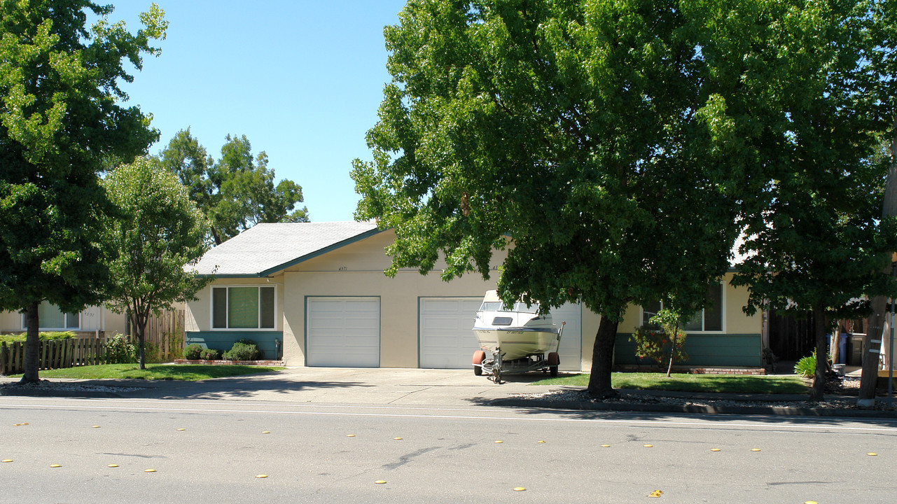 4373 Hoen Ave in Santa Rosa, CA - Building Photo