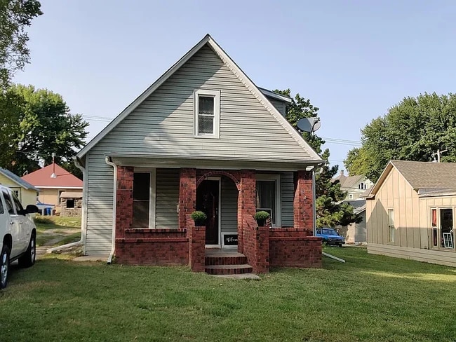 621 W 7th St in Concordia, KS - Foto de edificio - Building Photo