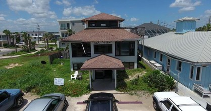 Oceanfront Rental in Flagler Beach, FL - Building Photo - Building Photo