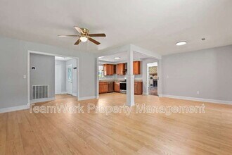313 Clearwater Dr in Goose Creek, SC - Building Photo - Building Photo