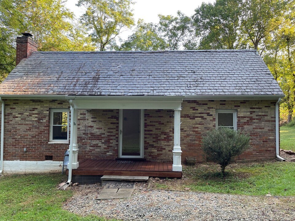 515 Old Graves Mill Rd in Lynchburg, VA - Building Photo