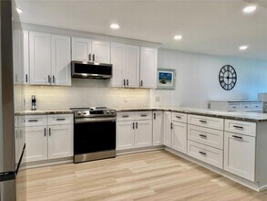 1270 Gulf Blvd, Unit 904 in Clearwater, FL - Building Photo - Building Photo