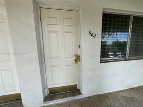 661 NE 138th St in North Miami, FL - Building Photo - Building Photo