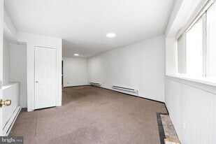 886 N 66th St, Unit 1 in Philadelphia, PA - Building Photo