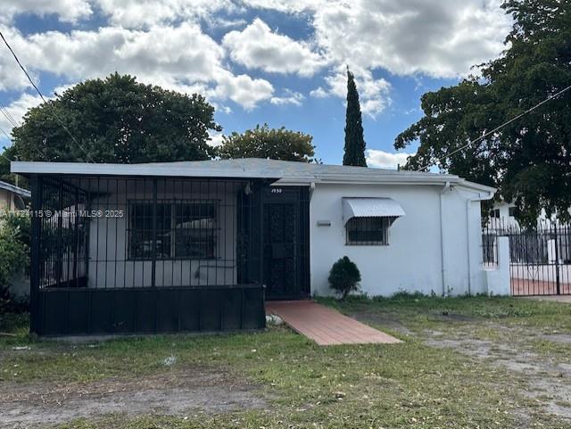 1950 NW 67th St in Miami, FL - Foto de edificio