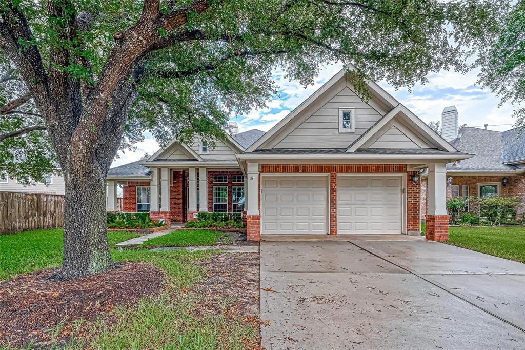 10226 Mossy Brook in Cypress, TX - Foto de edificio