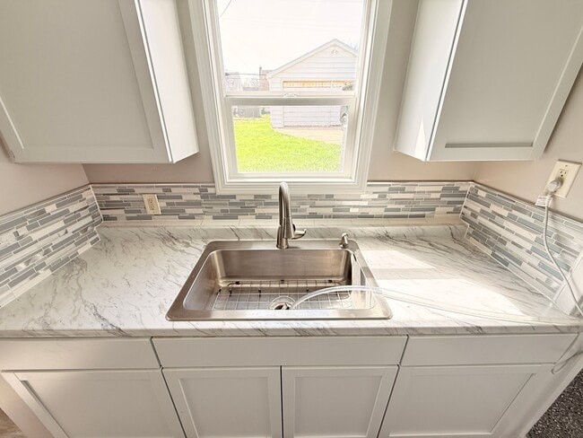 22079 Rausch Ave in Eastpointe, MI - Building Photo - Building Photo