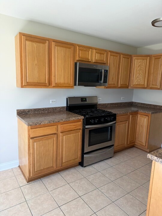 681 Thorntree Ct in Bartlett, IL - Building Photo