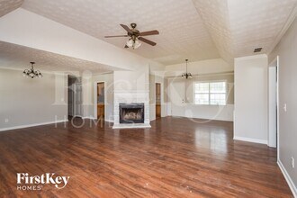 145 Vinny's Way in Covington, GA - Foto de edificio - Building Photo