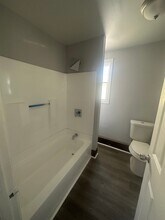 1386 E 43rd St, Unit 2 in Cleveland, OH - Building Photo - Building Photo