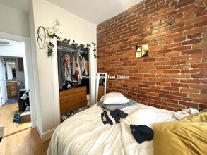 836 Huntington Ave, Unit 3 in Boston, MA - Building Photo - Building Photo