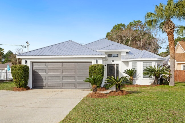 65 Hidden Harbor Ln
