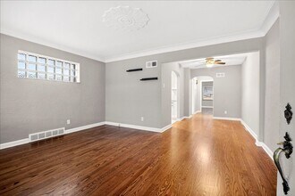 5857 Robert Ave in St. Louis, MO - Building Photo - Building Photo