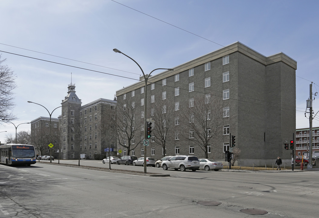 Providence St. Dominic in Montréal, QC - Building Photo