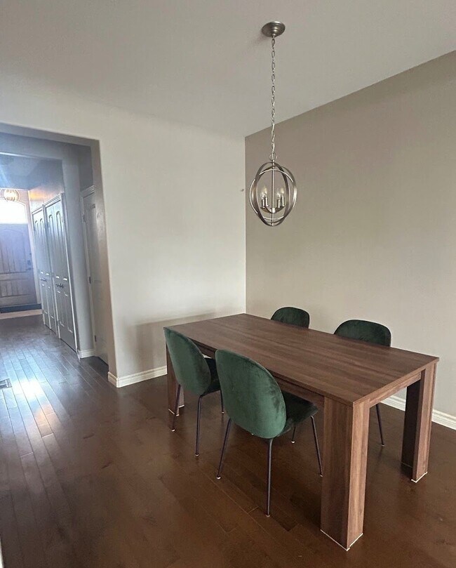 26 Hanover Crt in Belleville, ON - Building Photo - Building Photo