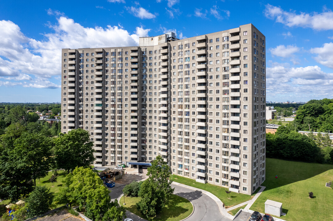 Forest Manor in Toronto, ON - Building Photo