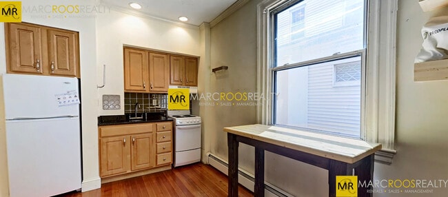 7 Centre St, Unit Centre St #1 in Cambridge, MA - Building Photo - Building Photo
