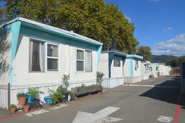 Mt. Taylor Mobile Home Park in Santa Rosa, CA - Building Photo - Building Photo