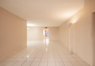 14579 Canalview Dr in Delray Beach, FL - Building Photo - Building Photo