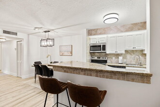 1107 Duncan Cir in Palm Beach Gardens, FL - Building Photo - Building Photo