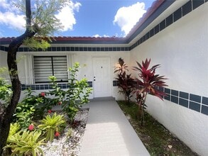 10225 SW 144th Ct in Miami, FL - Building Photo - Building Photo