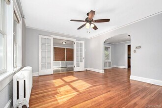 128 Chatterton Pkwy in White Plains, NY - Building Photo - Building Photo